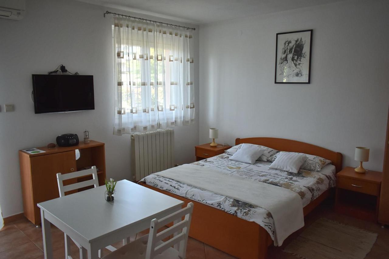 Apartment Max With Parking *